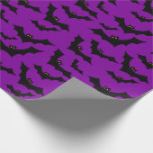 Halloween schlägt schwarzes Muster-lila Geschenkpapier (Ecke)