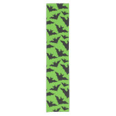 Halloween Schwarz-Fledermäuse grün coole Gaumenmus Kurzer Tischläufer (Vorderseite)