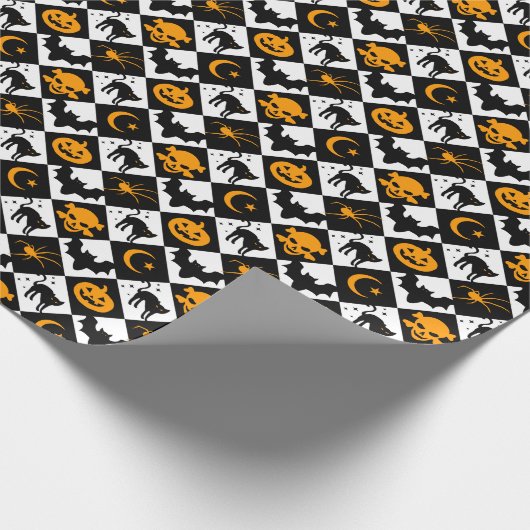 Halloween Schwarz-weiß Orange Harlequin Pattern Geschenkpapier (Ecke)