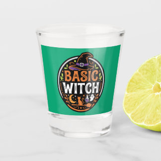 Halloween: schwarze Katze und Geist – Basic Witch. Schnapsglas