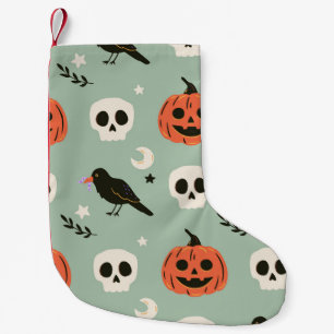 Halloween seamless pattern with ravens, skulls and kleiner weihnachtsstrumpf
