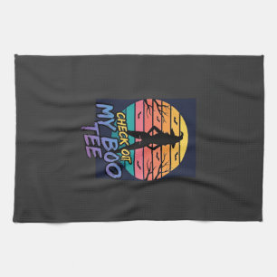 Halloween sieh dir mein Boo T-Shirt-Design an_1 Geschirrtuch
