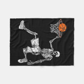 Halloween Skeleton Fun Bysketbyll Team Player Slam Fleecedecke (Vorderseite (Horizontal))