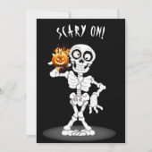 Halloween Skeleton Holding a Jack-o-lantern Einladung (Vorderseite)