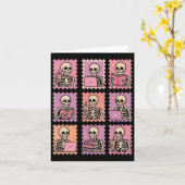 Halloween Skeleton Holding Coffee Postage Briefmar Karte (Gelbe Blume)