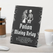 Halloween Skeleton Potion Mixing Relax Sign Sockelschild (In SItu)