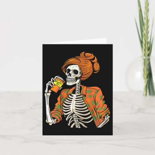 Halloween Skeleton Pumpkin Spice Latte Karte (Vorderseite)