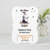Halloween Skeleton Reading Book Lovers Party Einladung (Stehend Vorderseite)