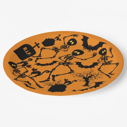 Halloween Skeletons Macabre Dance Pappteller (Schrägansicht)