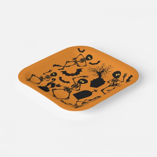 Halloween Skeletons Macabre Dance Pappteller (Gewinkelt)