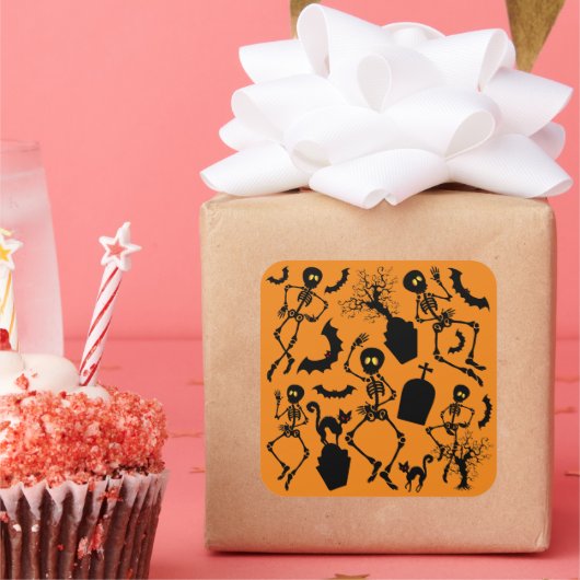 Halloween Skeletons Macabre Dance Quadratischer Aufkleber (Party)