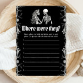 Halloween Skelett, wo sie ein paar Spiele spielten Einladung