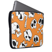 Halloween Skulls Knochen Doodle Muster Laptopschutzhülle (Vorne Rechts)