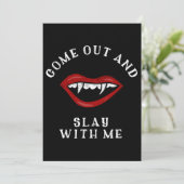 Halloween Slay mit mir Vampire Fangs Spooky Einladung (Stehend Vorderseite)