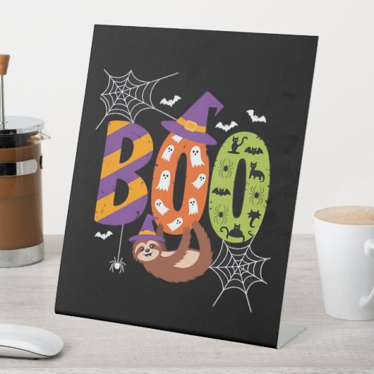 Halloween Sloth Boo Lazy Essential T - Shirt Sockelschild (In Situ)