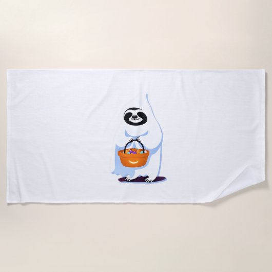 Halloween sloth dressed as ghost going trick or tr strandtuch (Vorderseite)