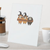 Halloween Sloth Essential T-Shirt Sockelschild (In Situ)