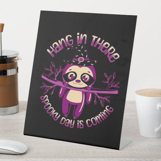 Halloween Sloth (ver.1) Klassischer T - Shirt Sockelschild (In Situ)