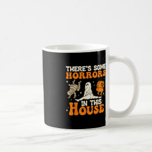Halloween-Spaß in diesem Haus gibt es ein paar Hor Kaffeetasse