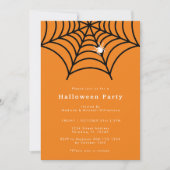 Halloween Spider Web Spooky Modernes Orange Party Einladung (Vorderseite)