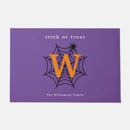 Halloween Spider Web Trick oder Treat Monogram Fußmatte (Vorderseite)