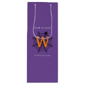 Halloween Spider Web Trick oder Treat Monogram Geschenktüte Für Weinflaschen (Vorderseite)