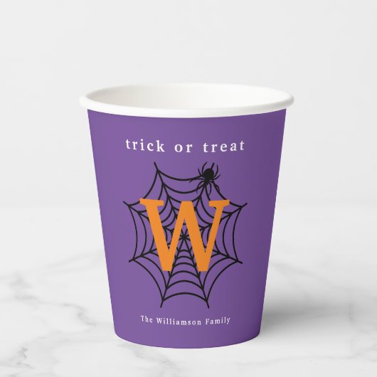 Halloween Spider Web Trick oder Treat Monogram Pappbecher (Vorderseite)