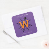 Halloween Spider Web Trick oder Treat Monogram Quadratischer Aufkleber (Umschlag)