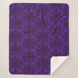 Halloween Spider Webs auf Purple Sherpadecke