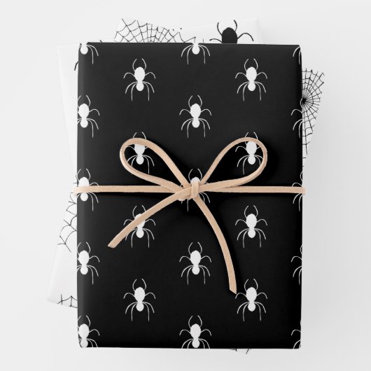Halloween Spiders Schwarz-weiße Spinnennetze Geschenkpapier Set (Beispiel)