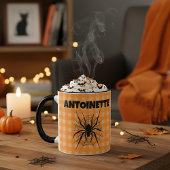 Halloween-Spinne im orange karierten Spinnennetz-K Tasse