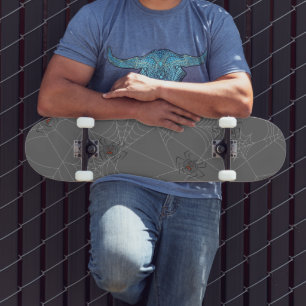 Halloween Spinnennetze und Kürbis Skateboard