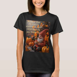 Halloween Spirit eine Gnome Einladung. T-Shirt