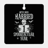 Halloween Spooktacular 1. Hochzeitstag Ornament Aus Metall (Rückseite)