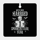 Halloween Spooktacular 1. Hochzeitstag Ornament Aus Metall (Vorderseite)