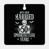 Halloween Spooktacular 50. Hochzeitstag Ornament Aus Metall (Vorderseite)