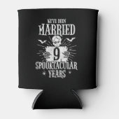 Halloween Spooktacular 9. Hochzeitstag Dosenkühler (Vorderseite)