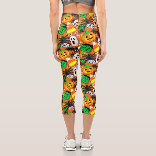 Halloween Spooky Candies Party Capri Leggings (Rückseite)