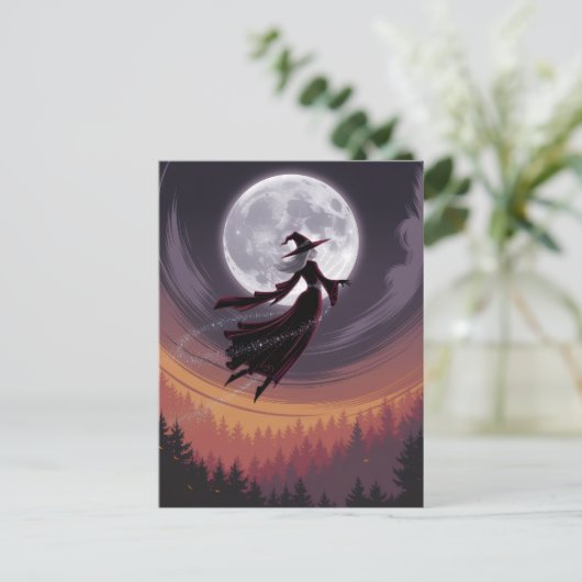 Halloween Spooky Hexe, die über einen Vollmond fli Postkarte (Stehend Vorderseite)