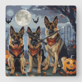 Halloween Spooky Quadratische Wanduhr (Vorderseite)