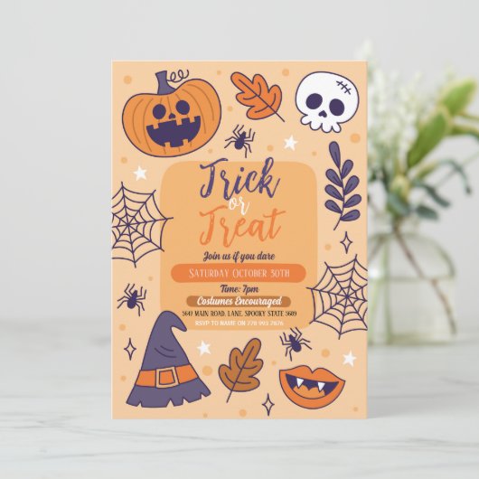 Halloween Spooky Trick oder Treat Party Pumpkins Einladung (Stehend Vorderseite)