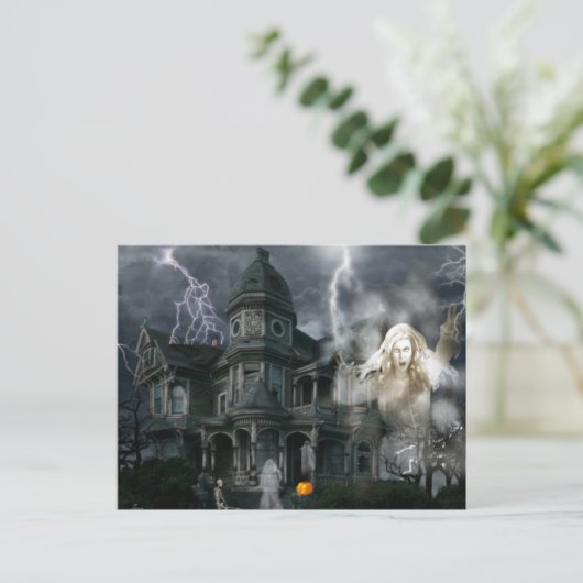 Halloween Spuk House geht aus, solange Sie können Postkarte (Stehend Vorderseite)