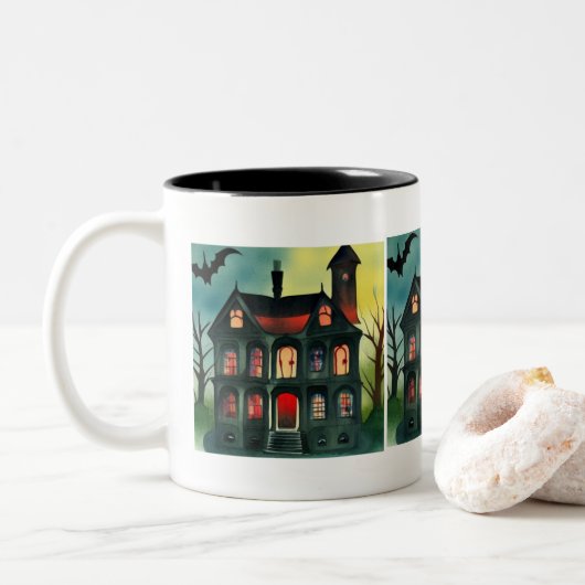 Halloween Spuk House Zweifarbige Tasse (Mit Donut)