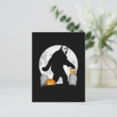 Halloween Squatchin' Postkarte (Stehend Vorderseite)