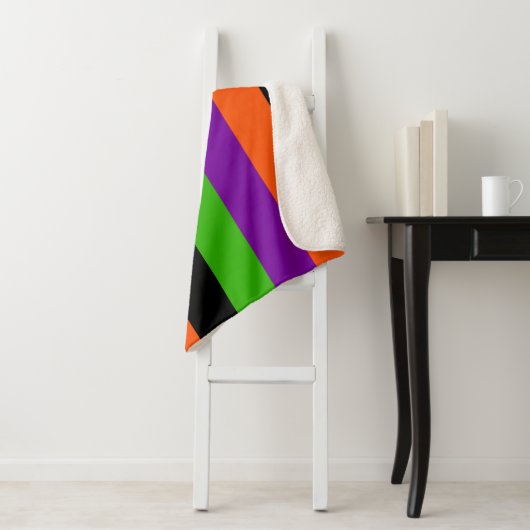 Halloween Stripes in Classic Colors Sherpadecke (Beispiel)