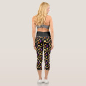 Halloween Style Candy Patter auf Black Capri Leggings (Rückseite)
