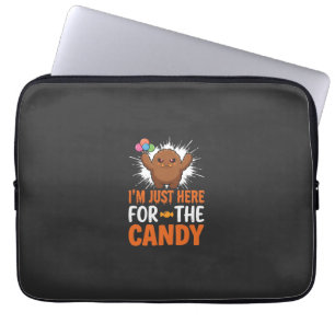 Halloween-Süßigkeiten-Monster-Zitat-Design Laptopschutzhülle