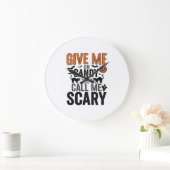 Halloween-Süßigkeiten oder nenne mich gruseliges V Große Wanduhr (Zuhause)
