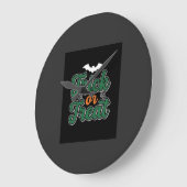 Halloween-Süßigkeiten oder Saures Fledermaus-Webde Große Wanduhr (Winkel)