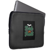 Halloween-Süßigkeiten oder Saures Fledermaus-Webde Laptopschutzhülle (Vorne Rechts)